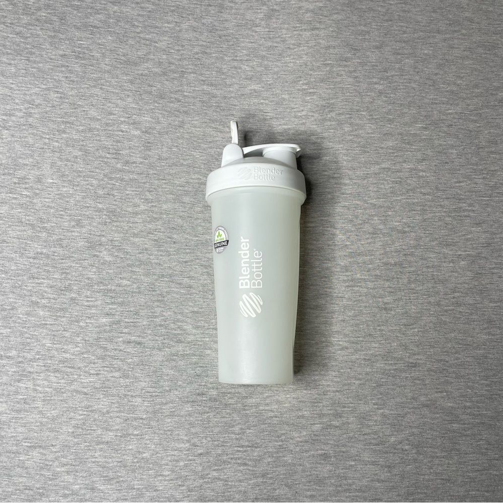 BlenderBottle Classic V2 28 Oz Shaker Bottle